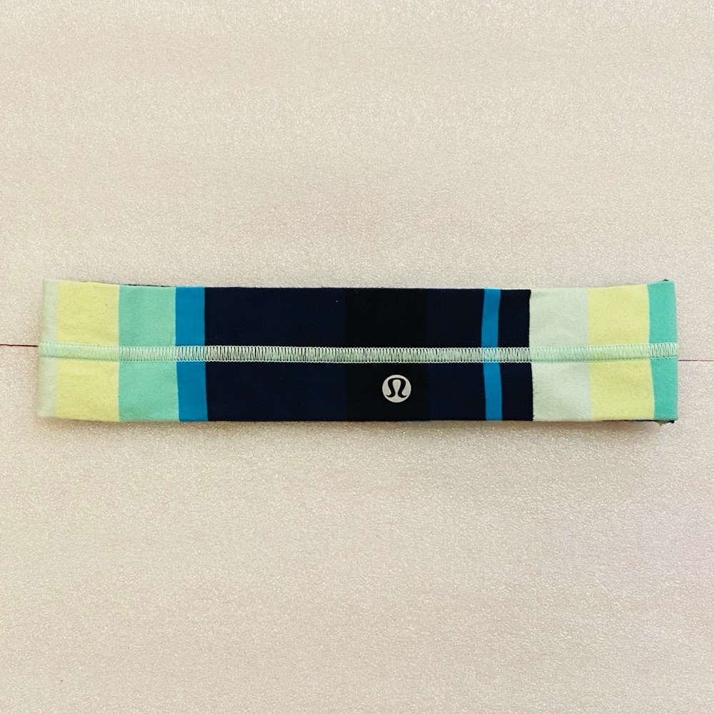 Lululemon Fly Away Tamer Headband